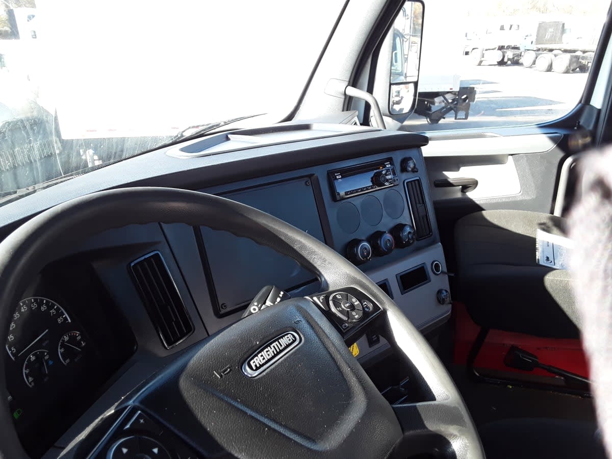 2020 Freightliner - image 7