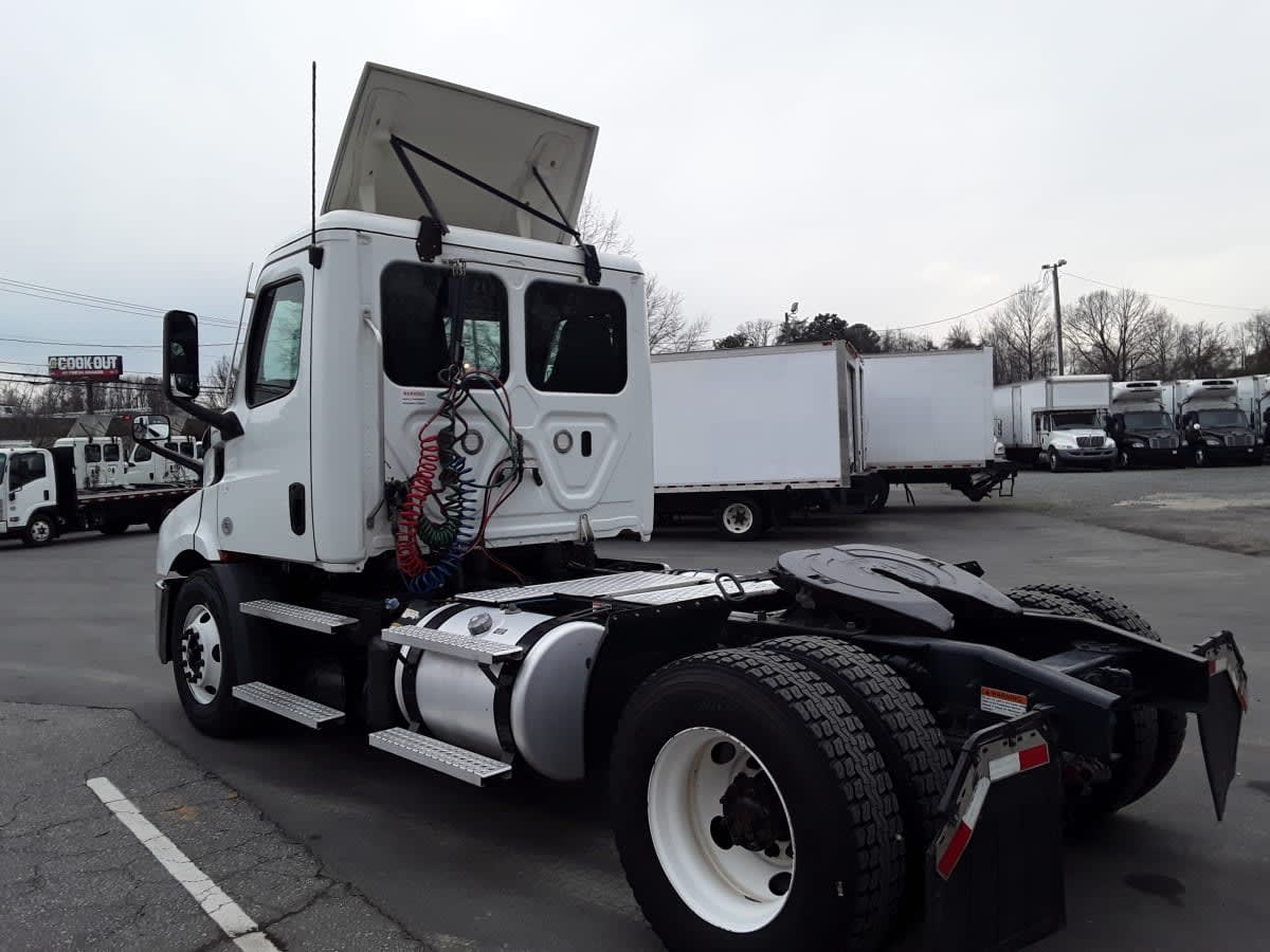 2020 Freightliner - image 6