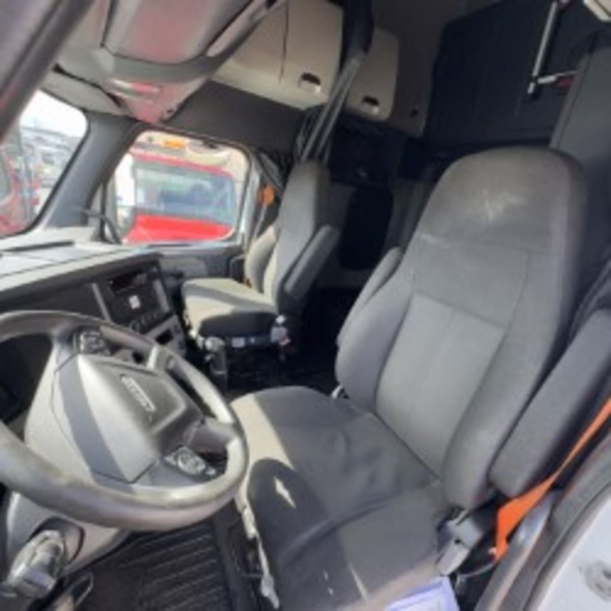 2020 Freightliner - image 7