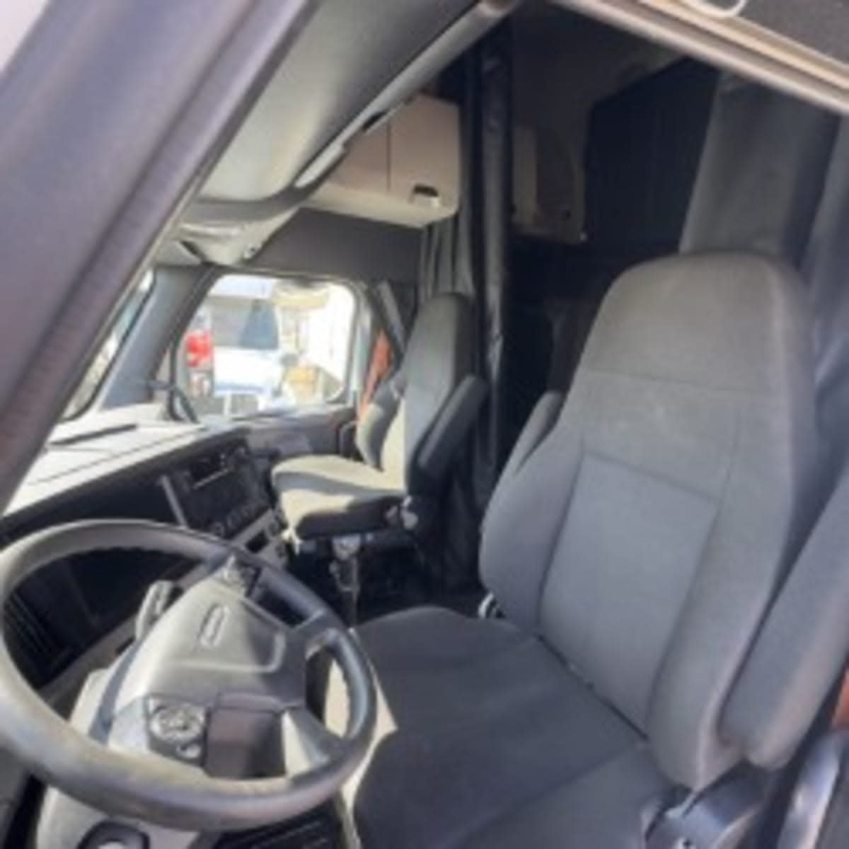 2020 Freightliner - image 7