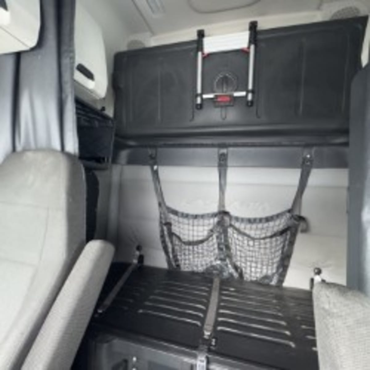 2020 Freightliner - image 8