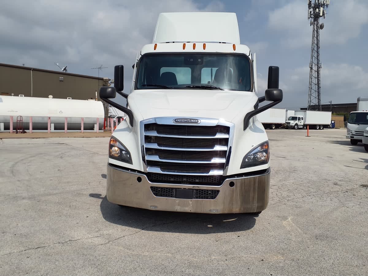 2020 Freightliner - image 2
