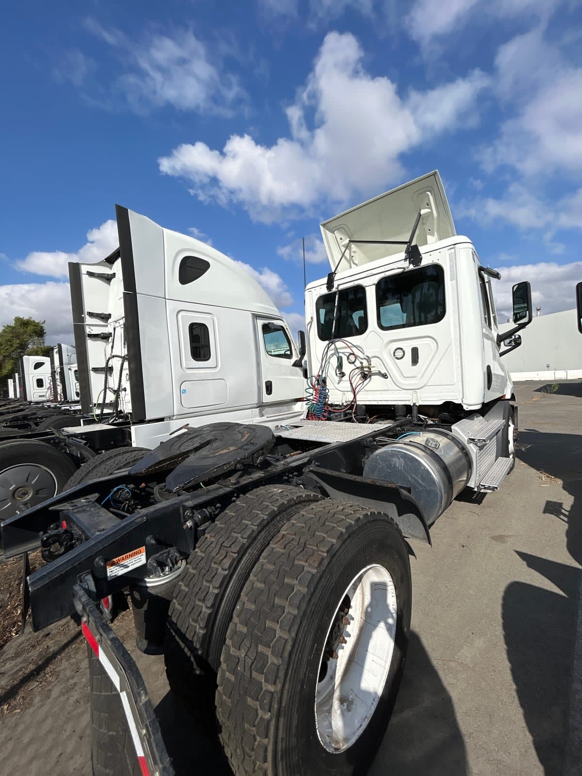 2020 Freightliner NEW CASCADIA 116 291016