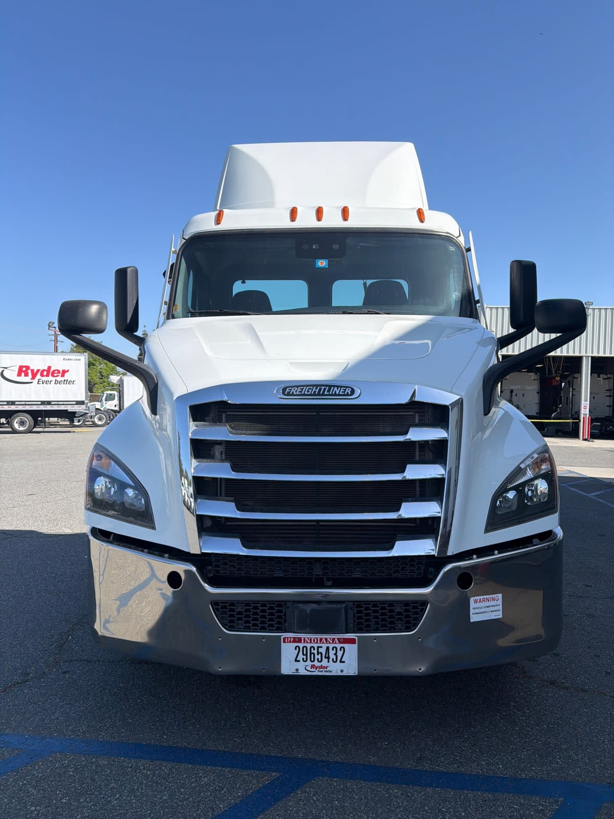 2020 Freightliner Cascadia in Pomona, CA — photo 2
