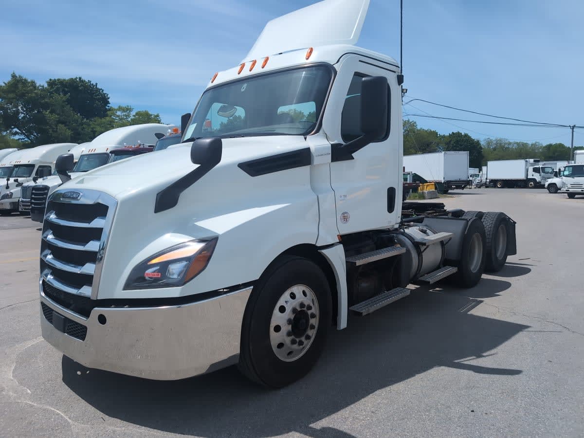 2020 Freightliner Cascadia in Salisbury, MA