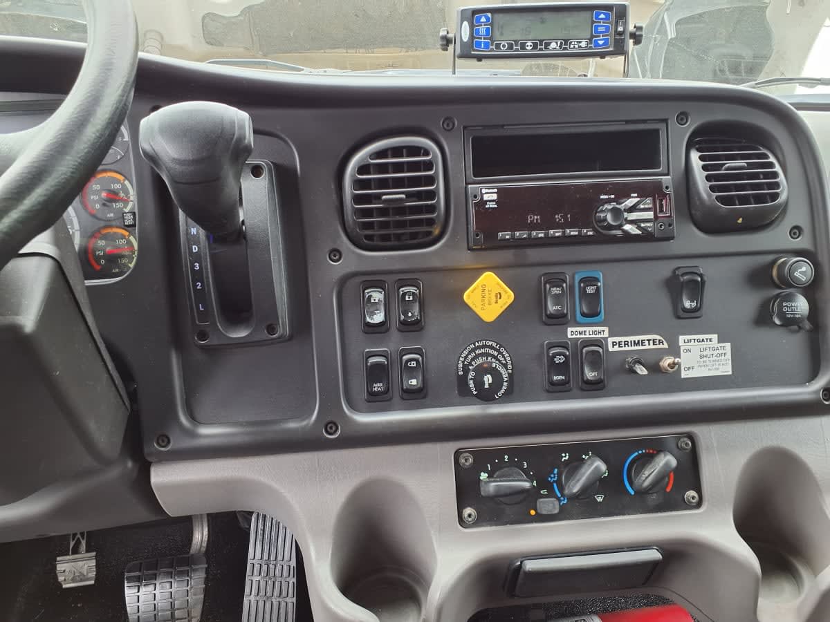 2020 Freightliner/Mercedes M2 106 291204