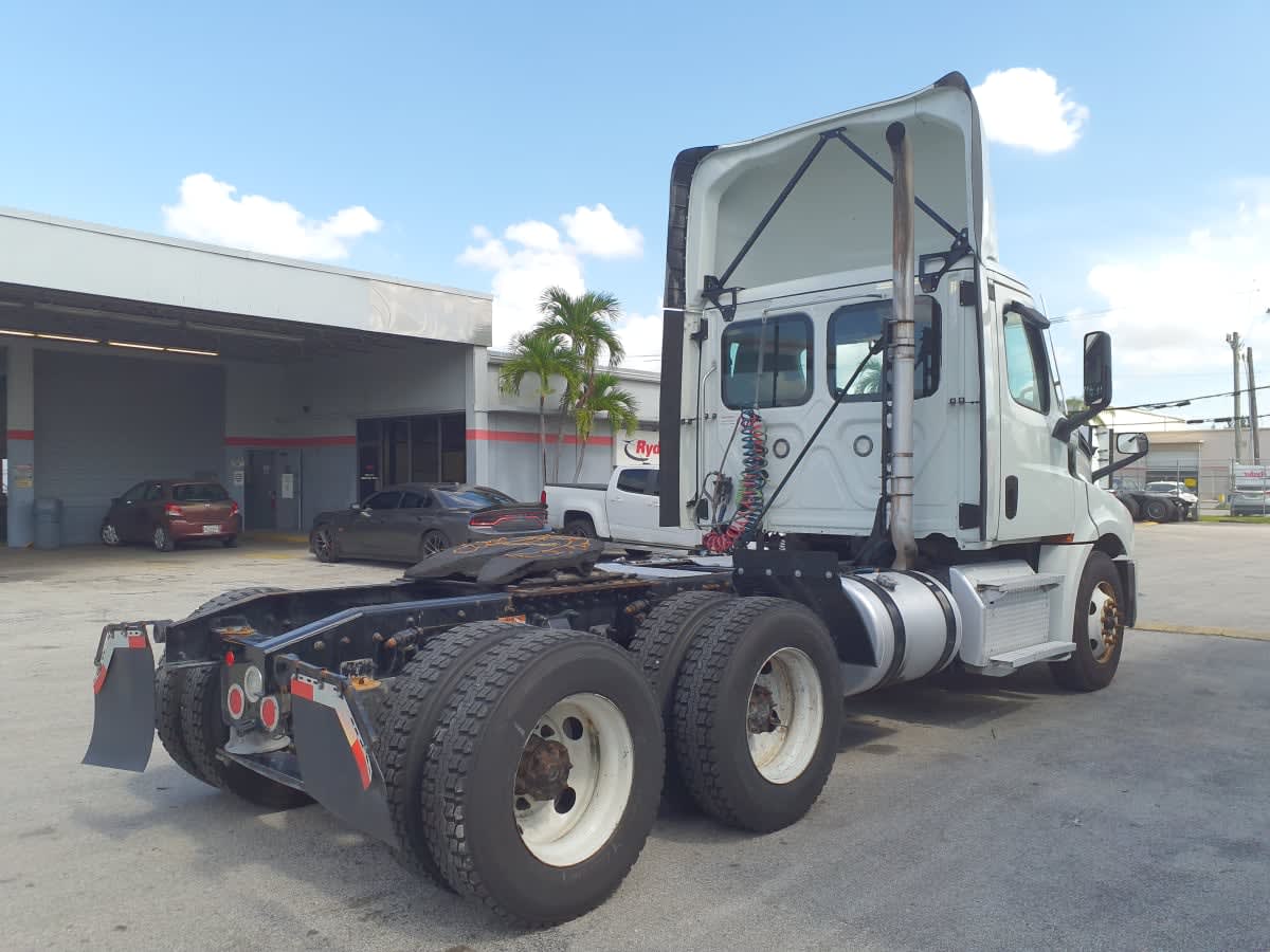 2020 Freightliner - image 4