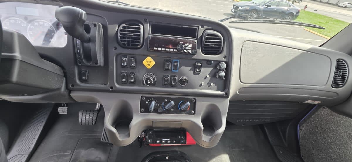 2020 Freightliner/Mercedes M2 106 292039