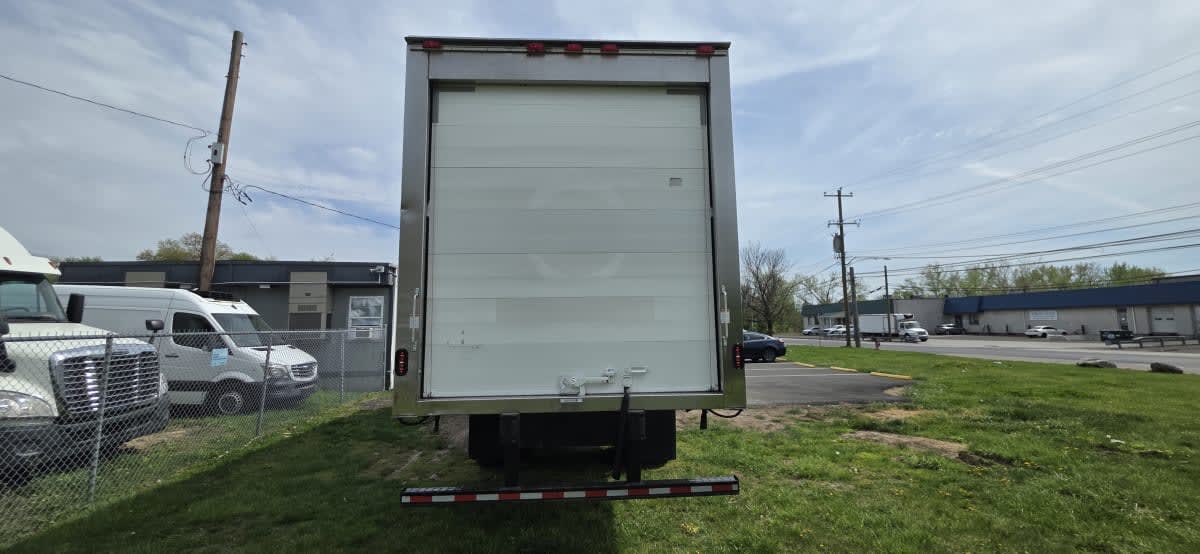 2020 Freightliner/Mercedes M2 106 292039