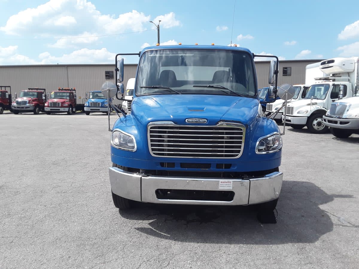 2020 Freightliner M2 106 in La Vergne, TN — photo 2