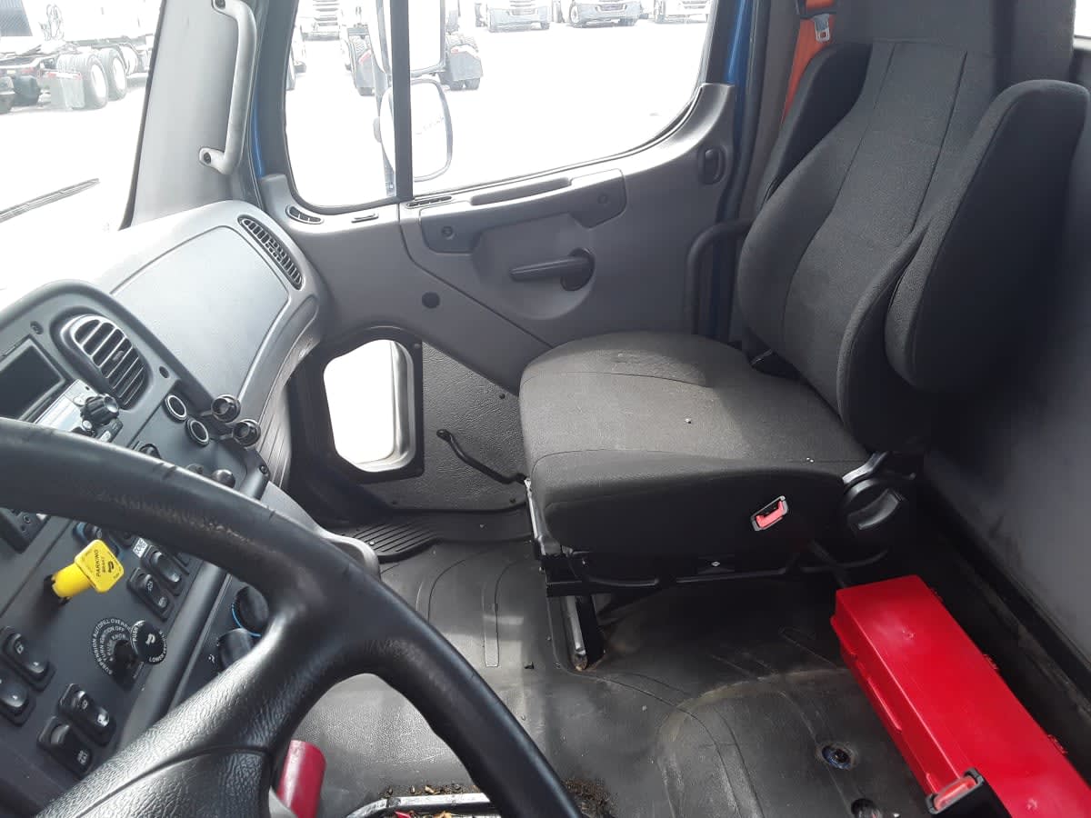 2020 Freightliner M2 106 in La Vergne, TN — photo 7