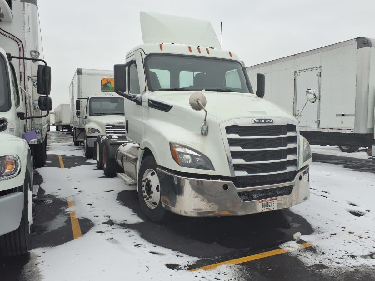 2021 Freightliner - image 3