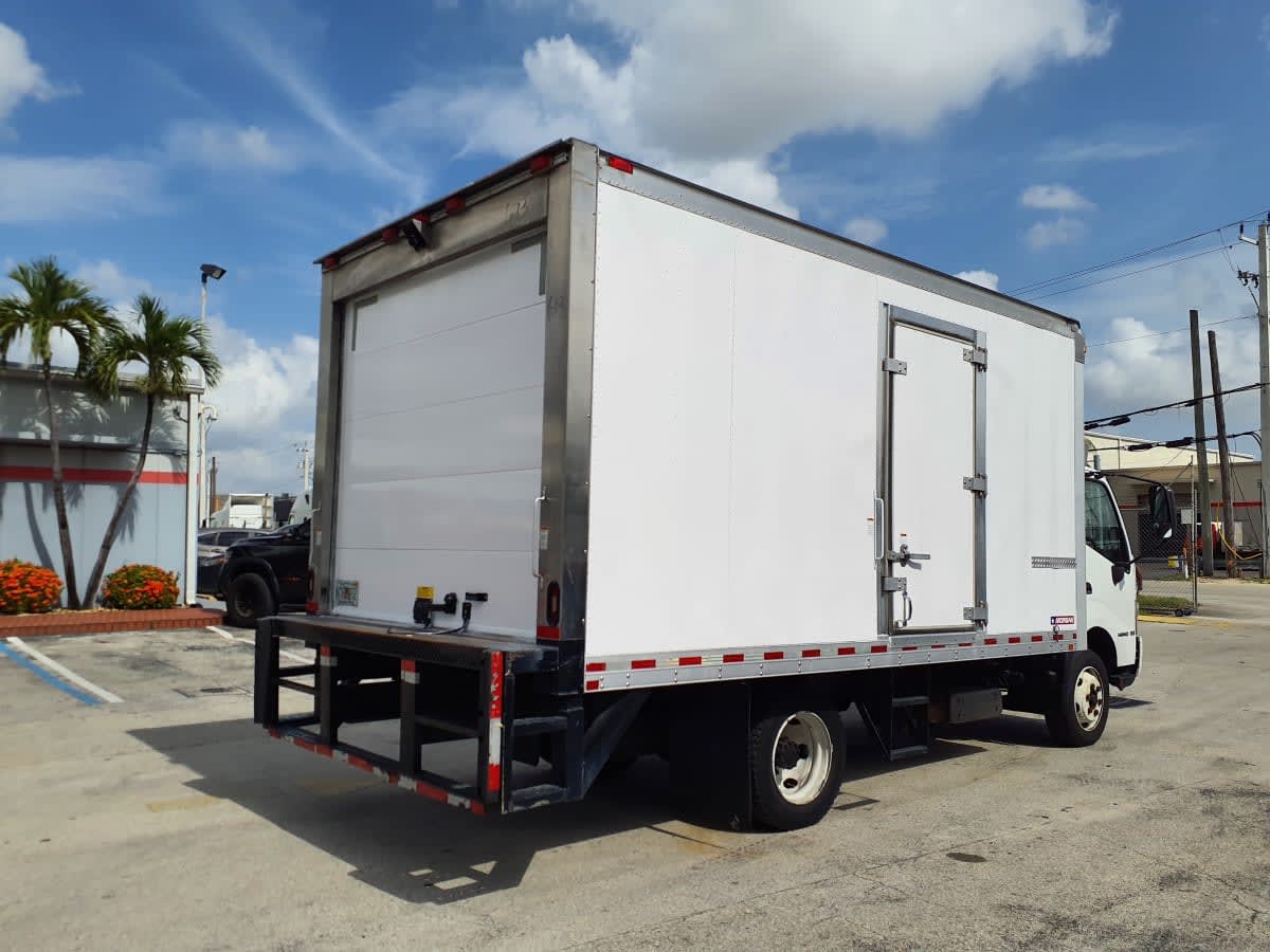 2020 Hino 195 in Miami, FL — photo 4