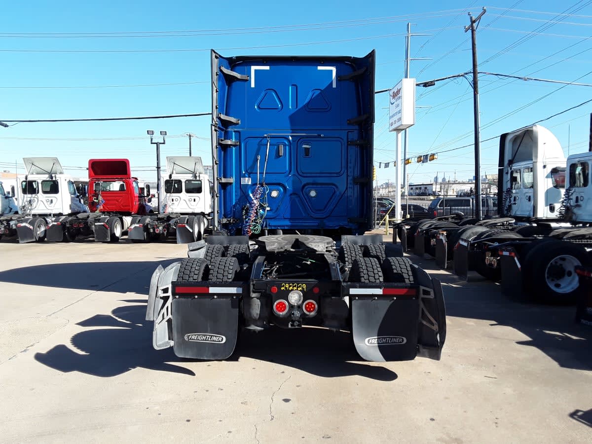 2020 Freightliner - image 5