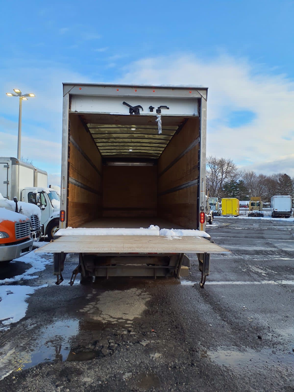 2020 Freightliner/Mercedes M2 106 292253