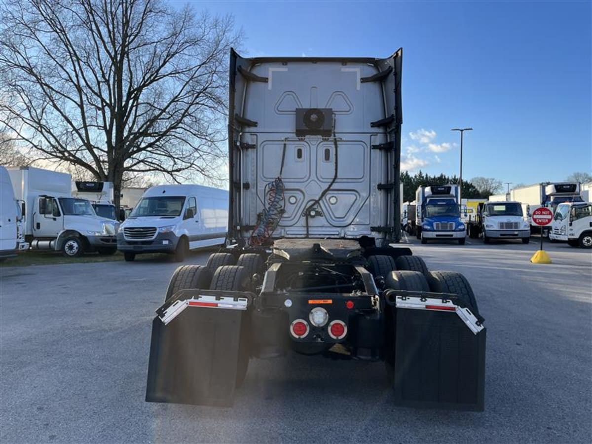 2021 Freightliner - image 5