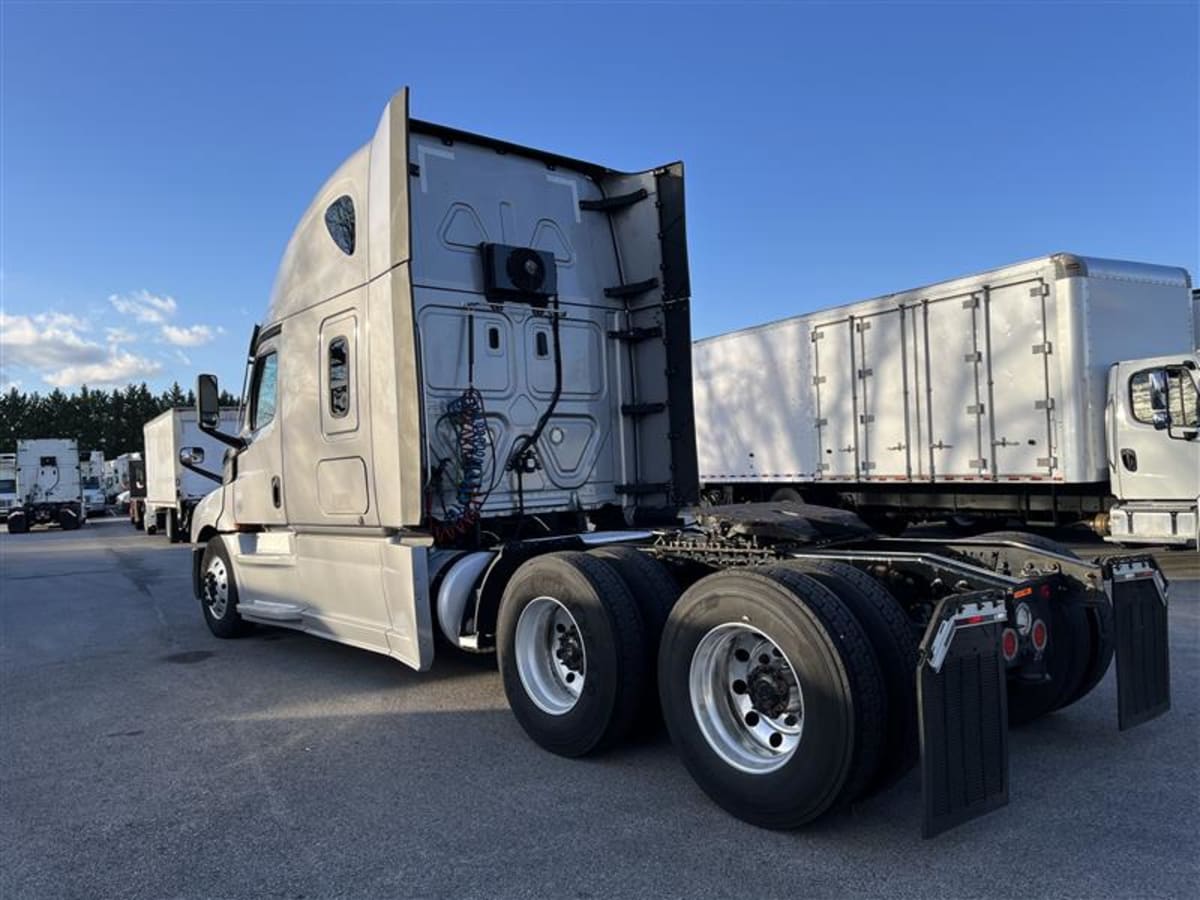 2021 Freightliner - image 6