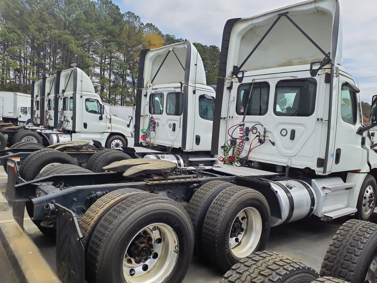 2020 Freightliner - image 4