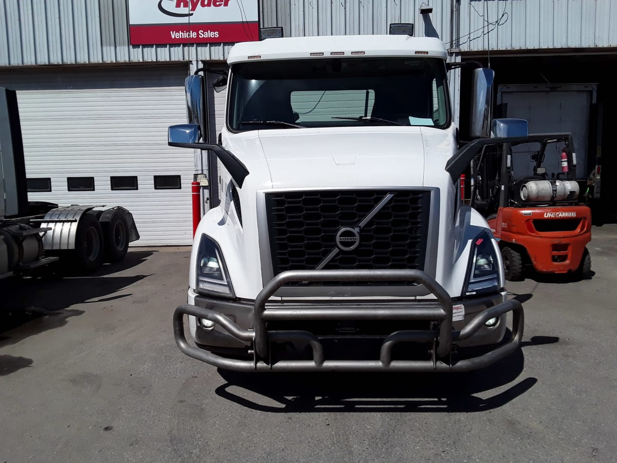 2021 Volvo VN64T 293220