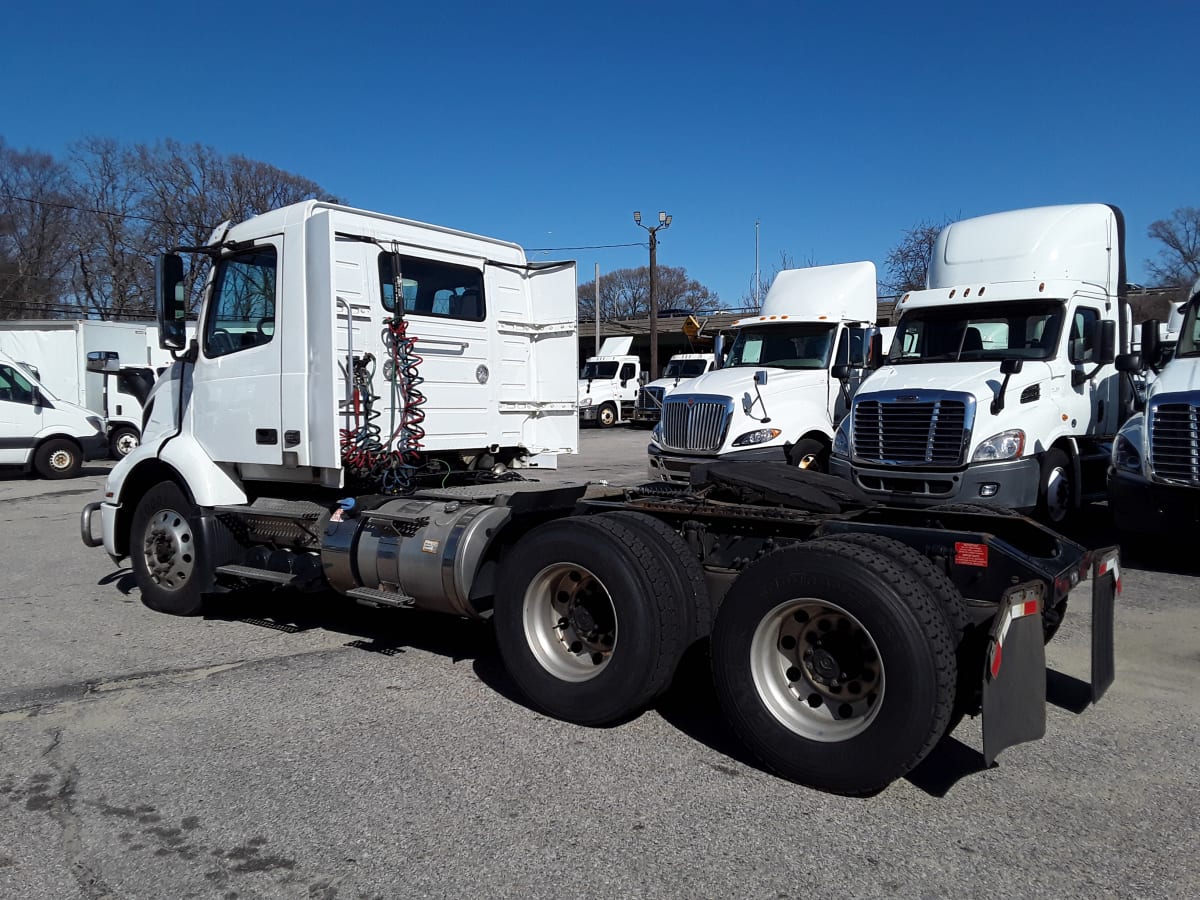 2021 Volvo VNL64T-300 293221