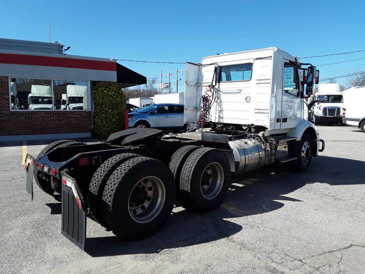 2021 Volvo VNL64T-300 293221