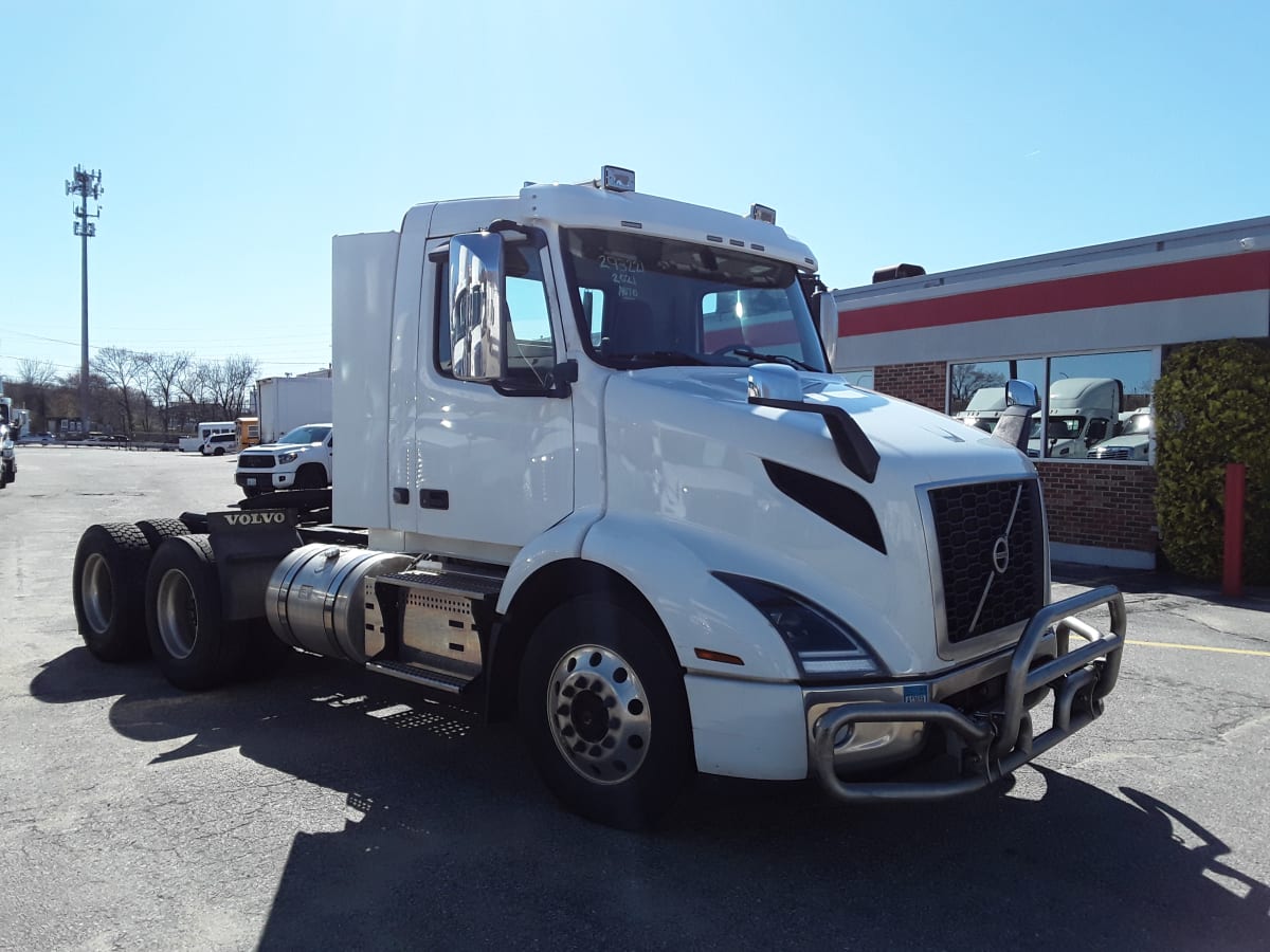 2021 Volvo VNL64T-300 293221