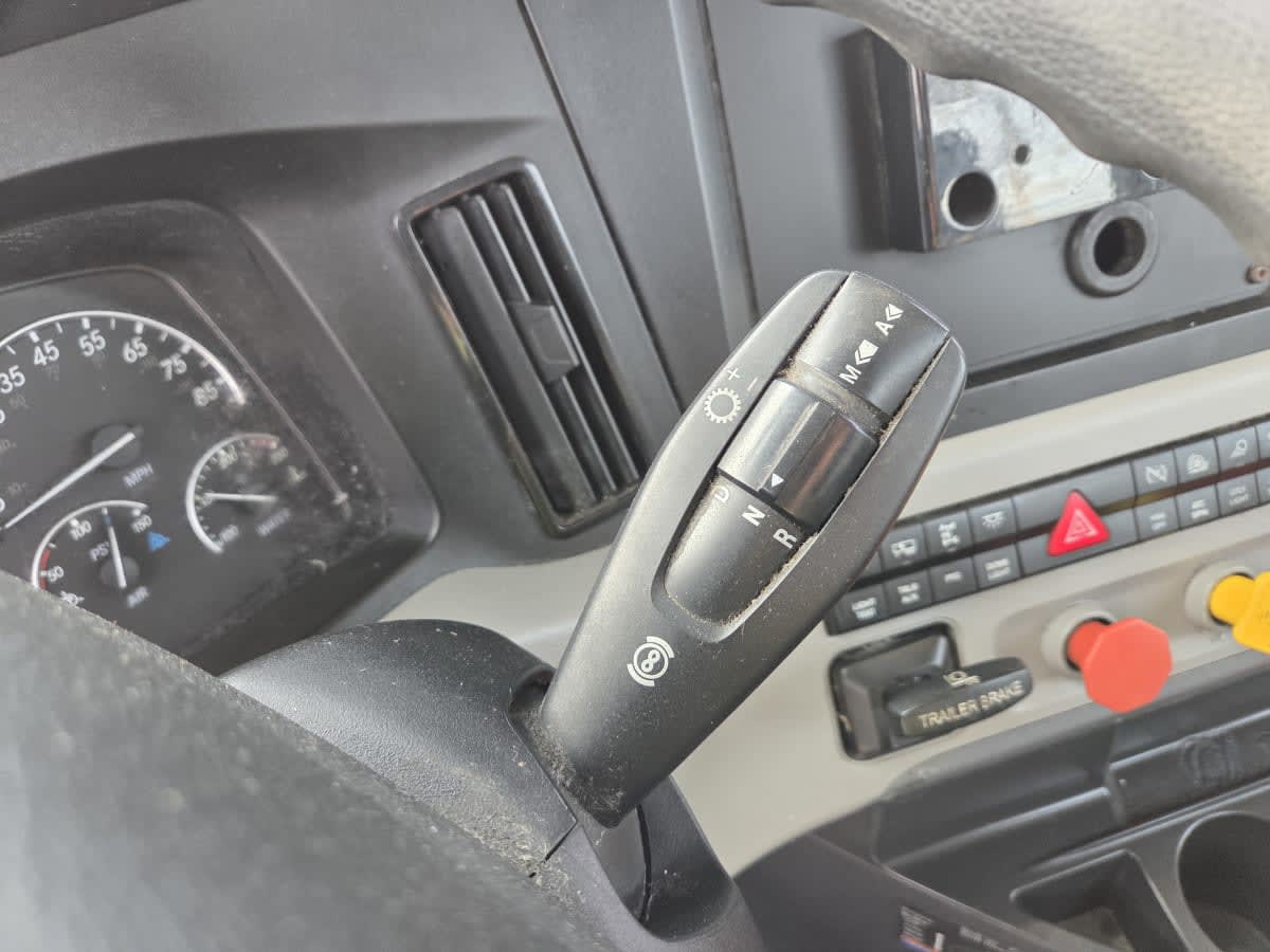 2020 Freightliner - image 9