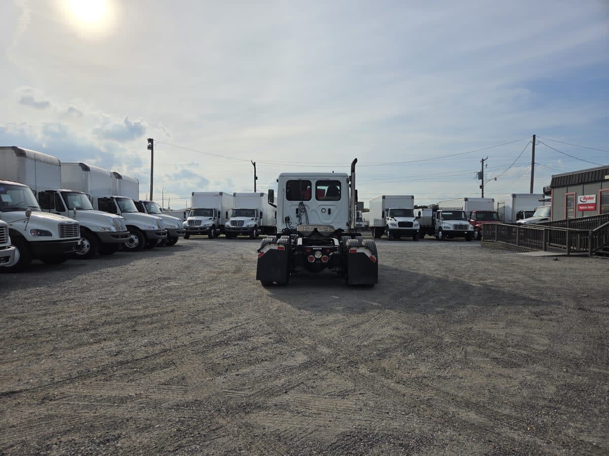 2020 Freightliner - image 5