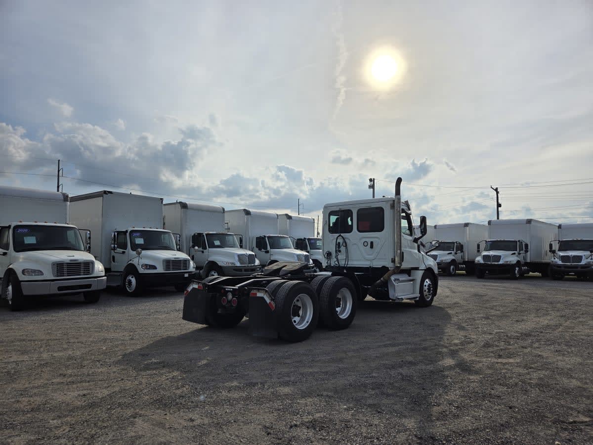 2020 Freightliner - image 4