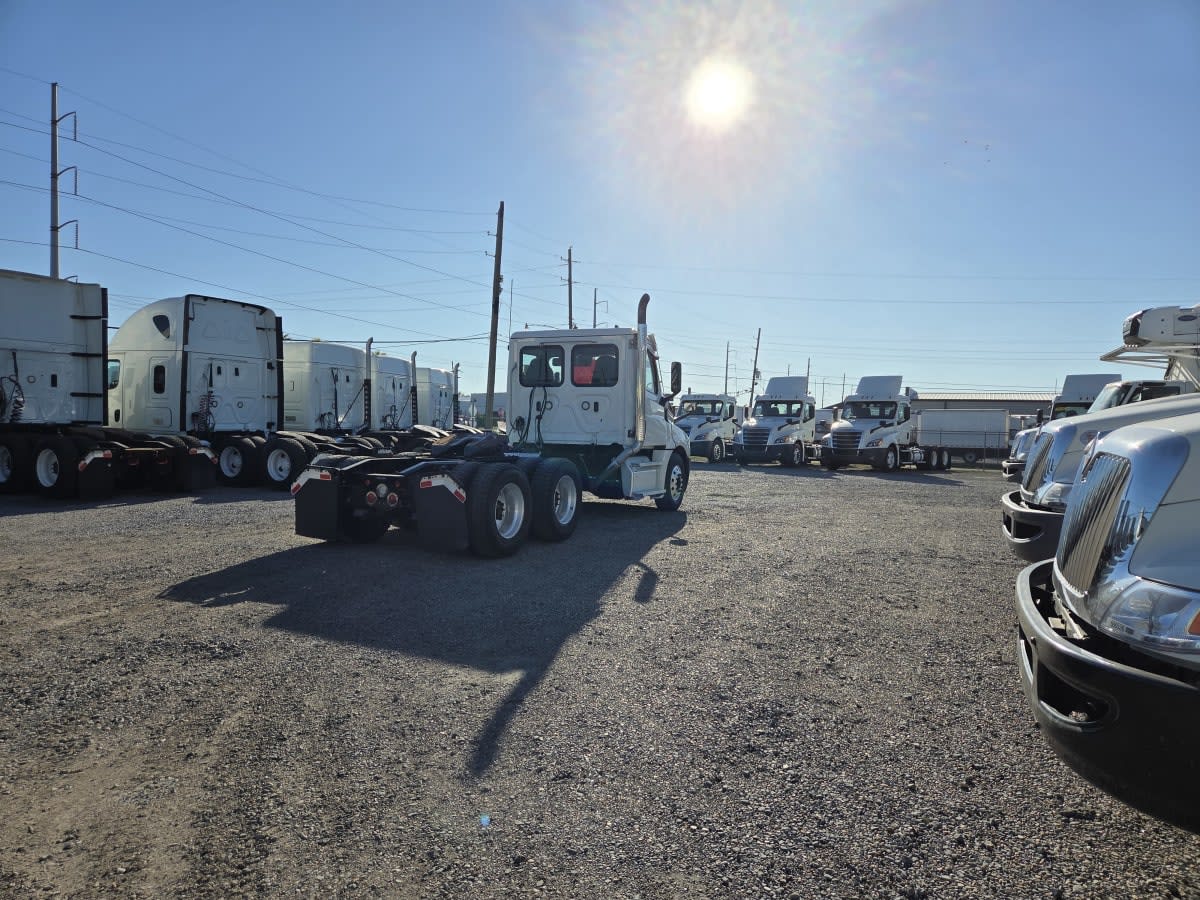 2020 Freightliner - image 4