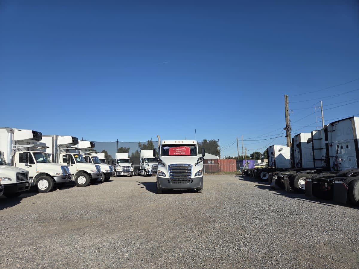 2020 Freightliner - image 2