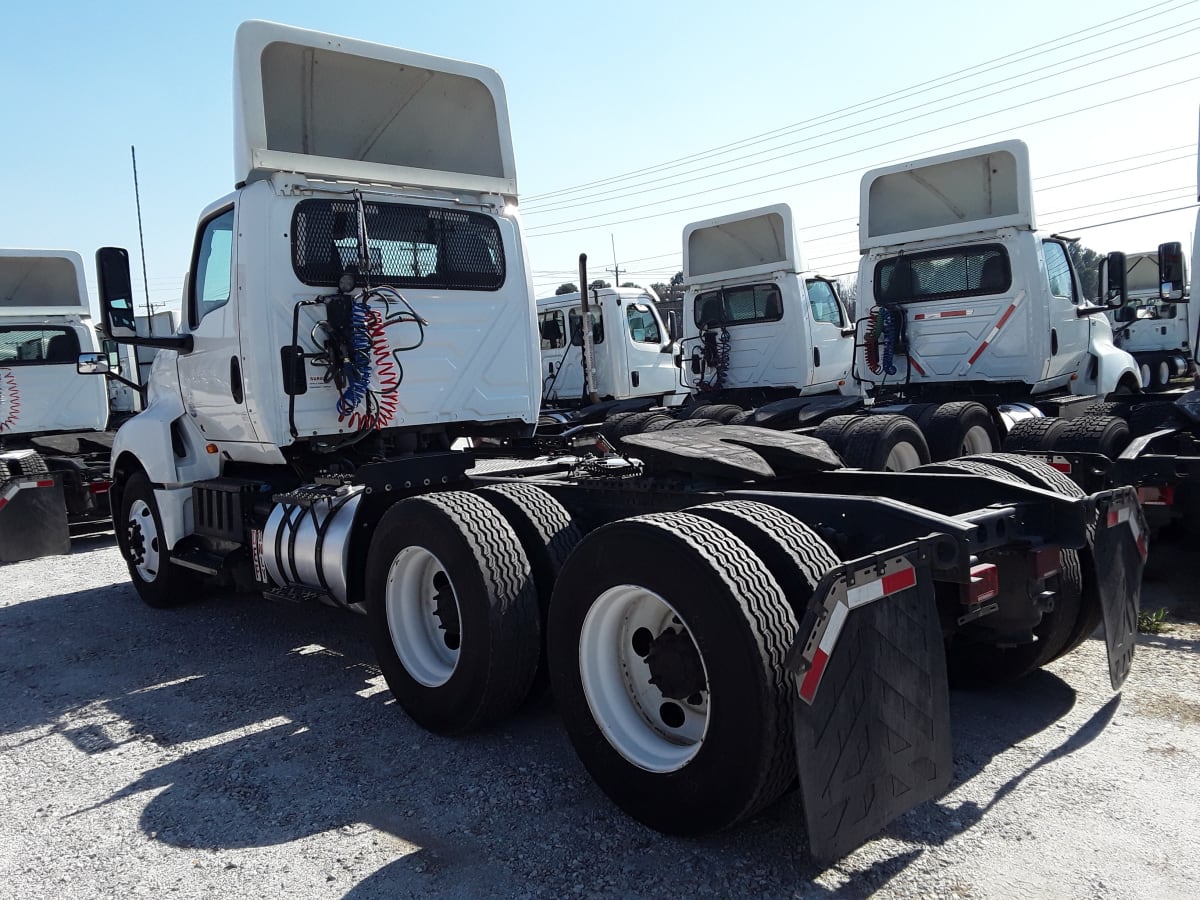 2020 Navistar International LT625 DAYCAB T/A 293332