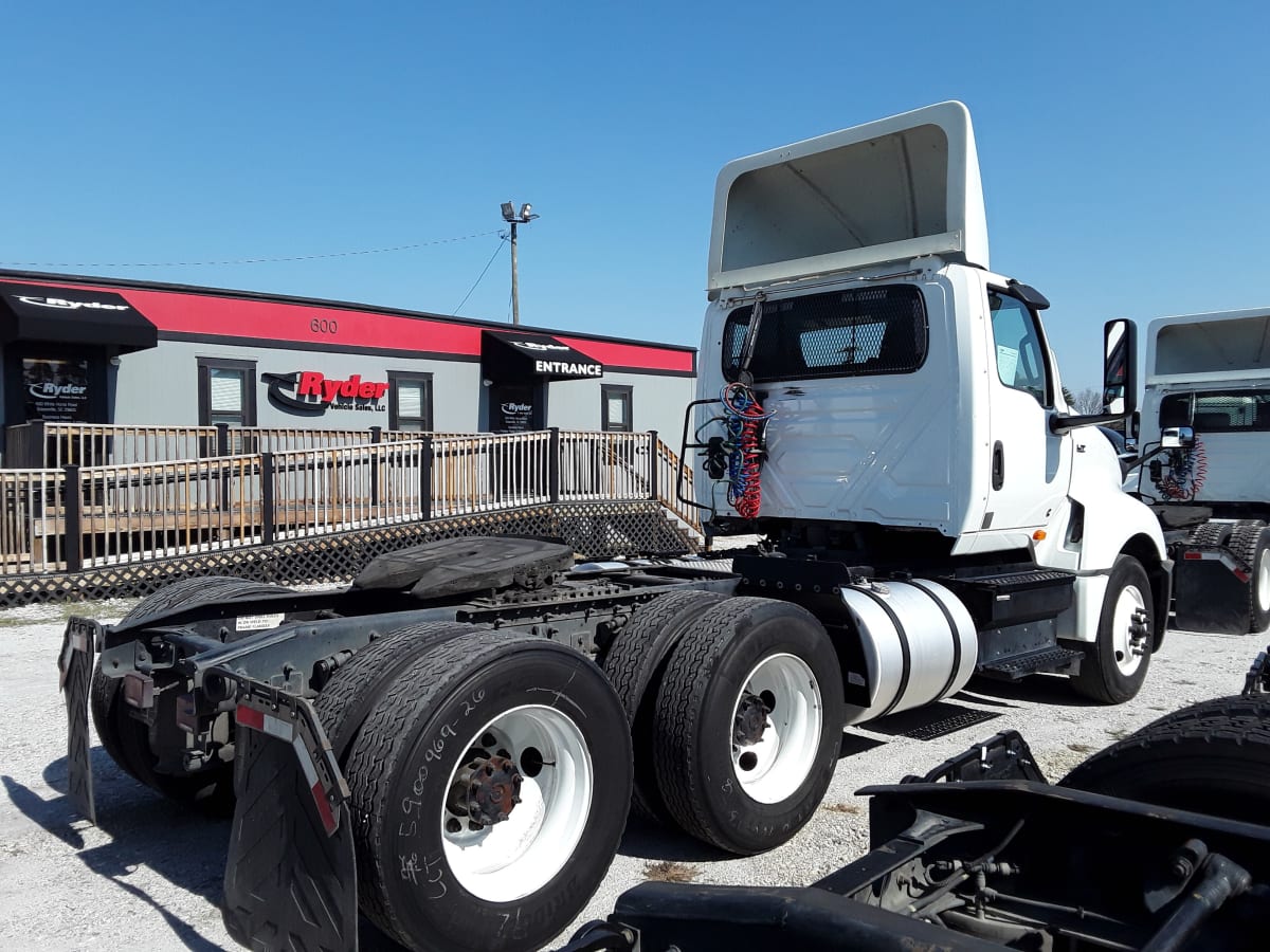 2020 Navistar International LT625 DAYCAB T/A 293332