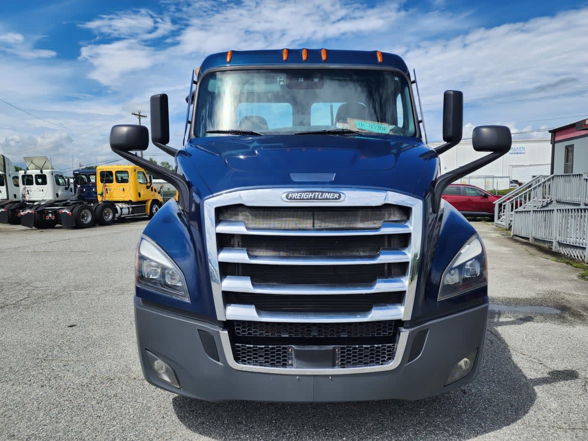 2021 Freightliner - image 2