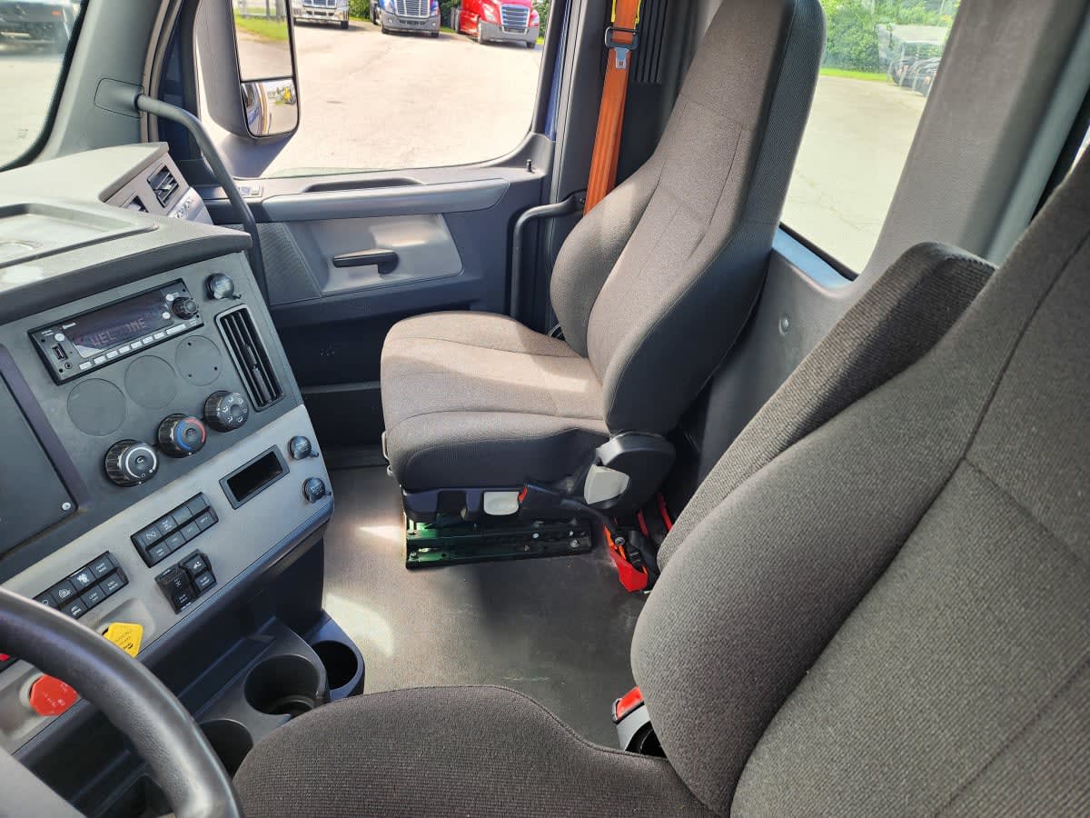 2021 Freightliner - image 7