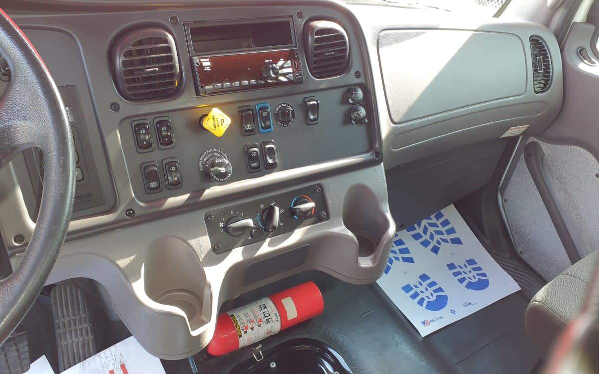 2020 Freightliner M2 106 - image 17