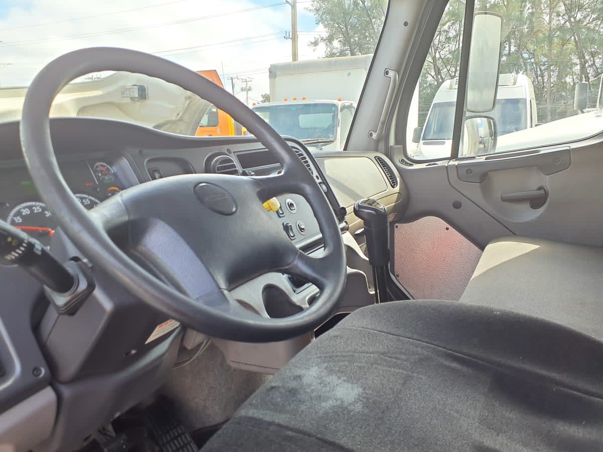 2020 Freightliner/Mercedes M2 106 294327