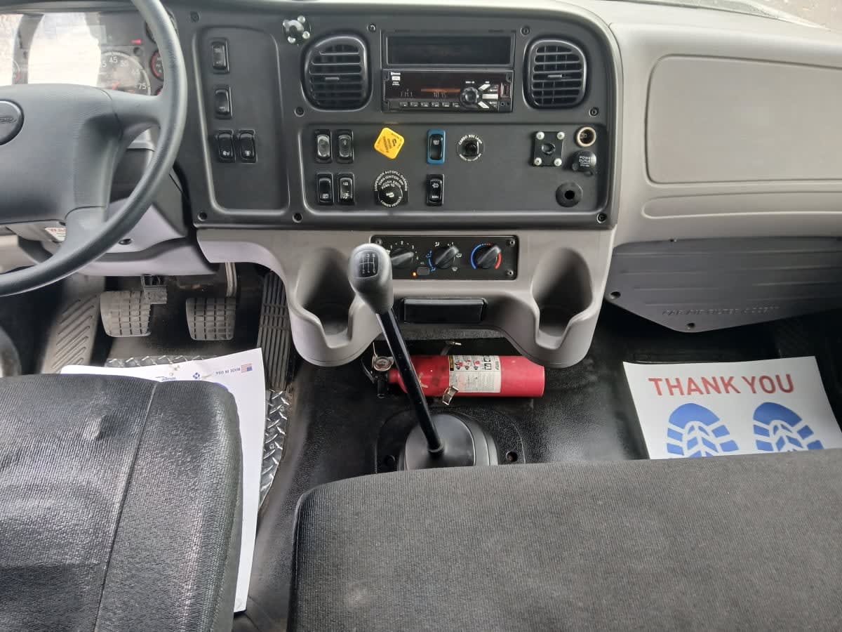 2021 Freightliner/Mercedes M2 106 294426