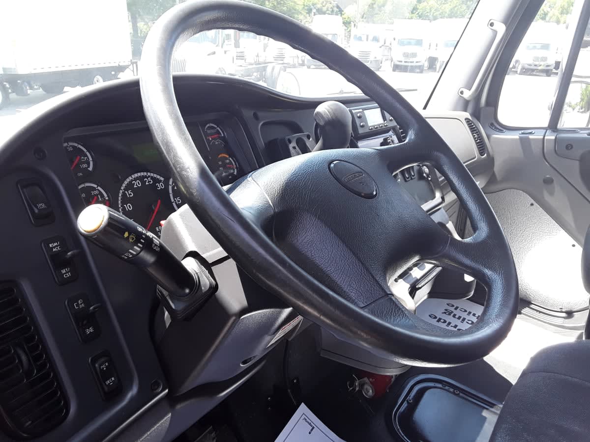 2020 Freightliner M2 106 in Charlotte, NC — photo 8