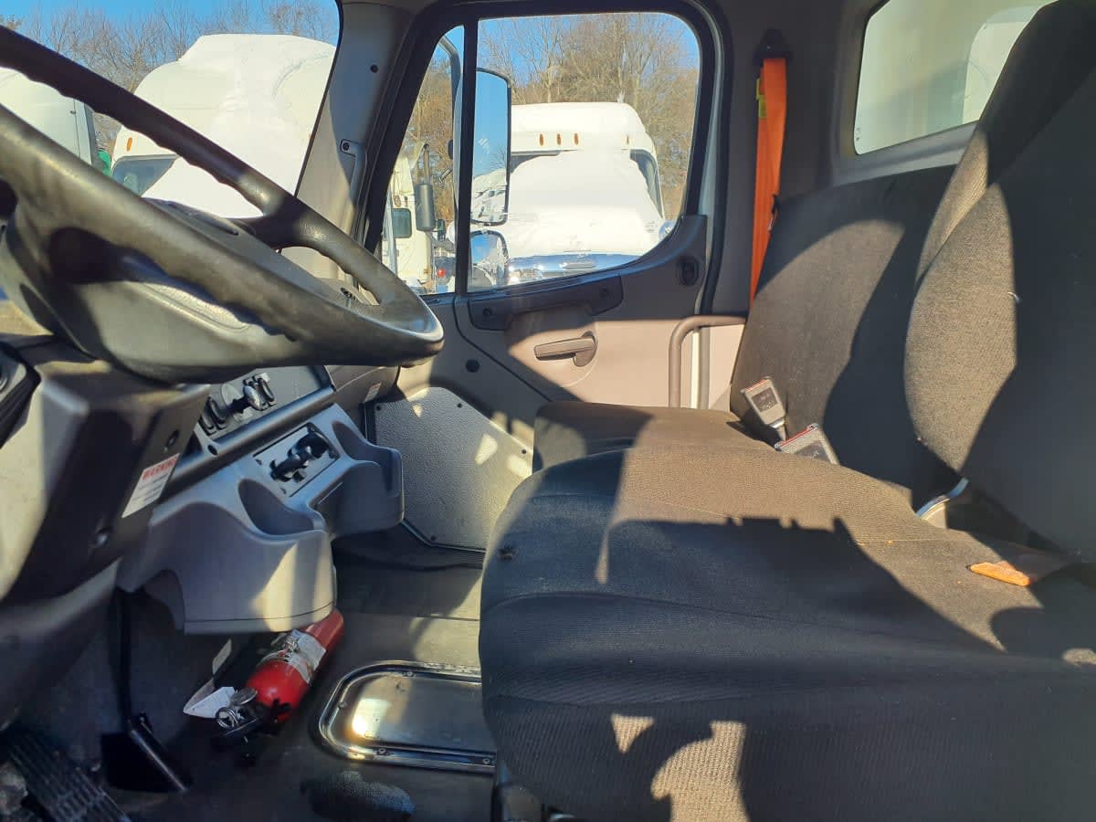 2020 Freightliner/Mercedes M2 106 294560