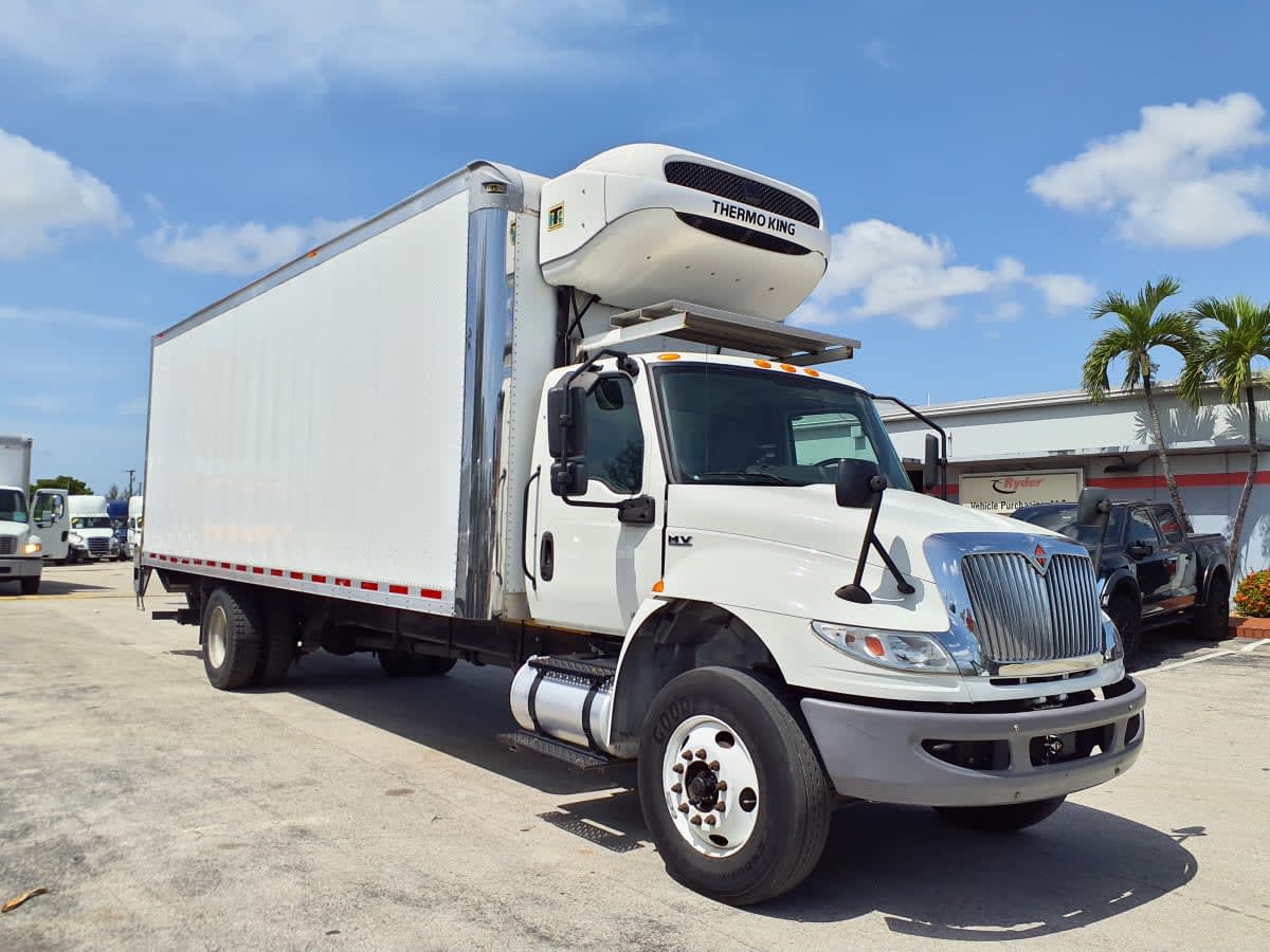 2021 International MV in Miami, FL — photo 3