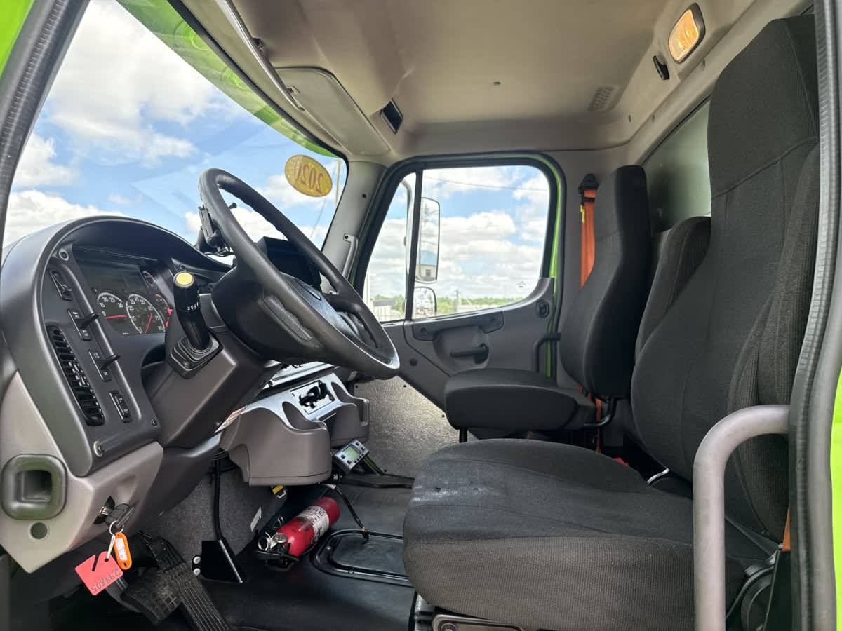 2020 Freightliner/Mercedes M2 106 294805