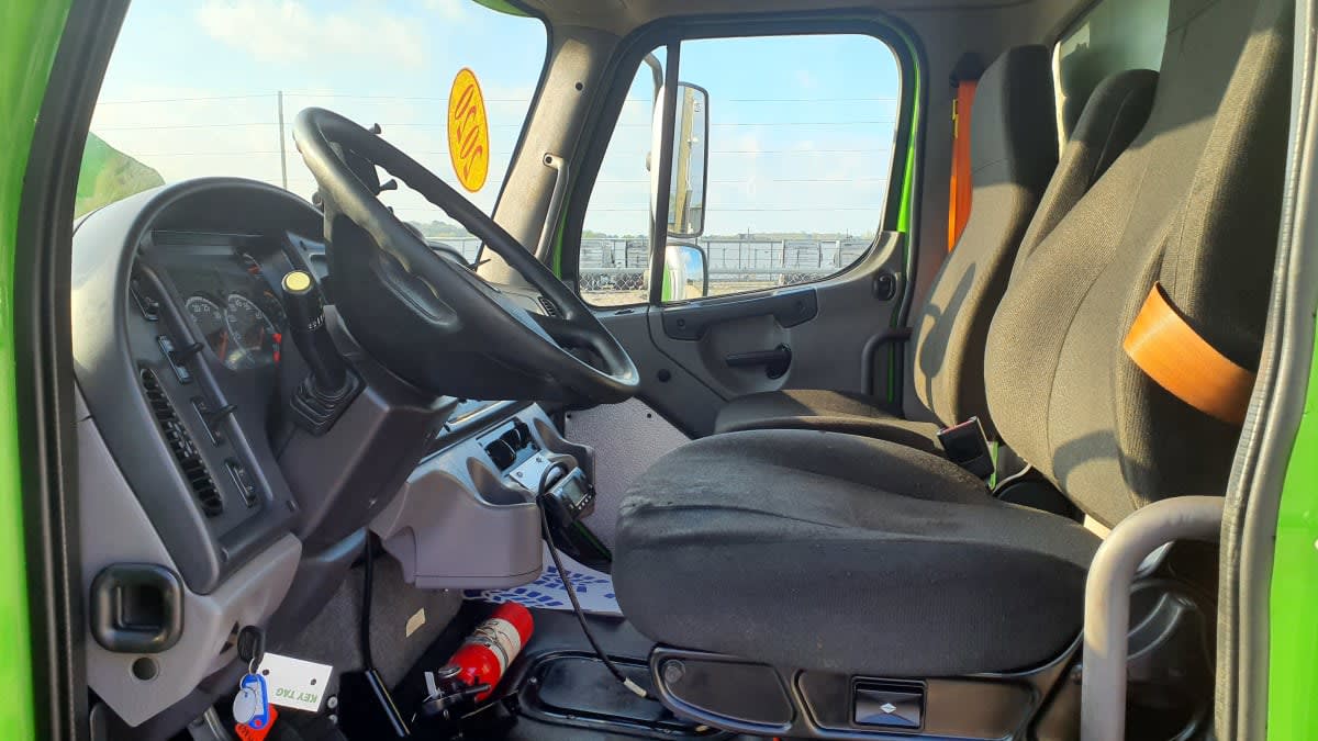 2020 Freightliner/Mercedes M2 106 294808