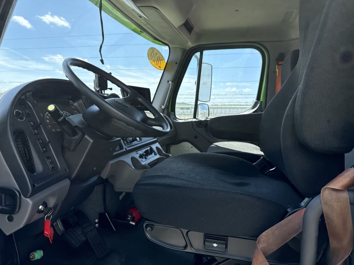 2020 Freightliner/Mercedes M2 106 294877