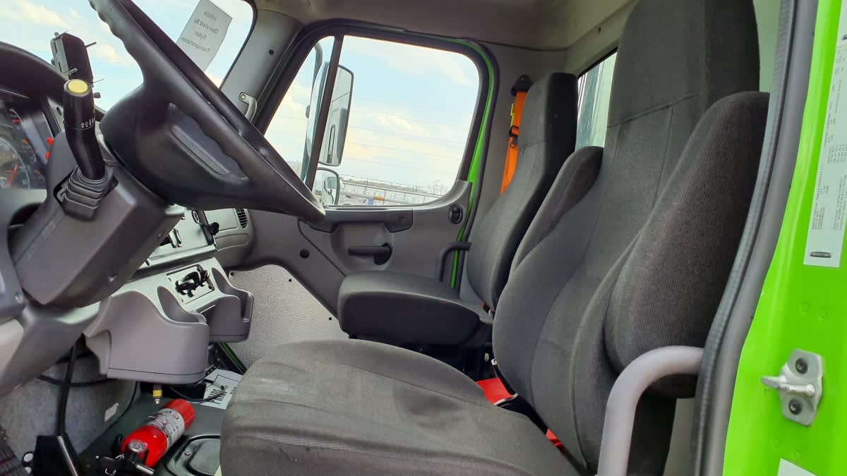 2020 Freightliner/Mercedes M2 106 294882