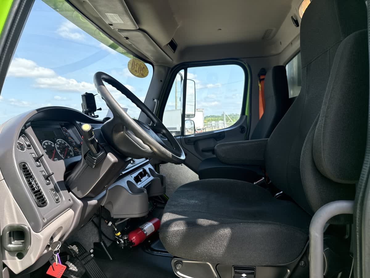 2020 Freightliner/Mercedes M2 106 294884