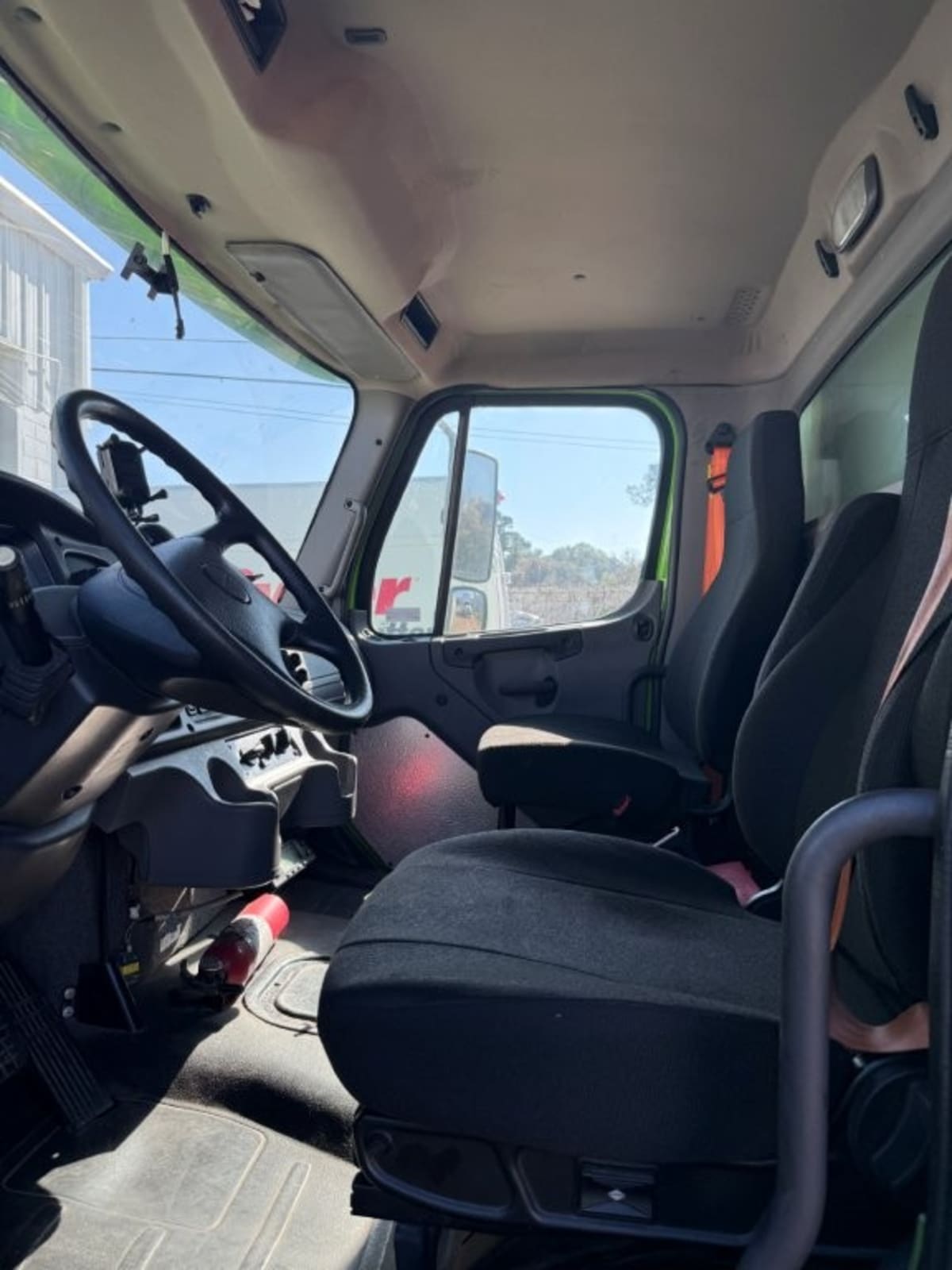 2020 Freightliner/Mercedes M2 106 294891