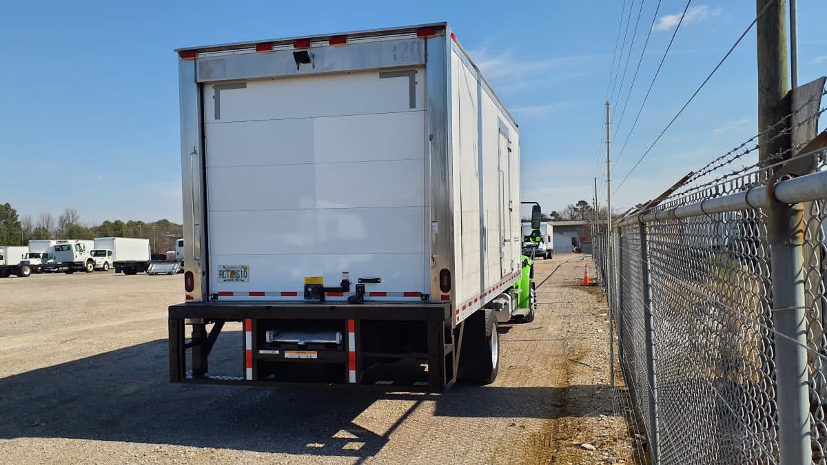 2020 Freightliner/Mercedes M2 106 294896