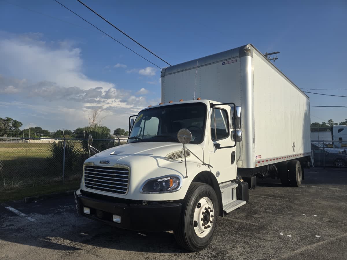 2021 Freightliner M2 106 in Tampa, FL — photo 3