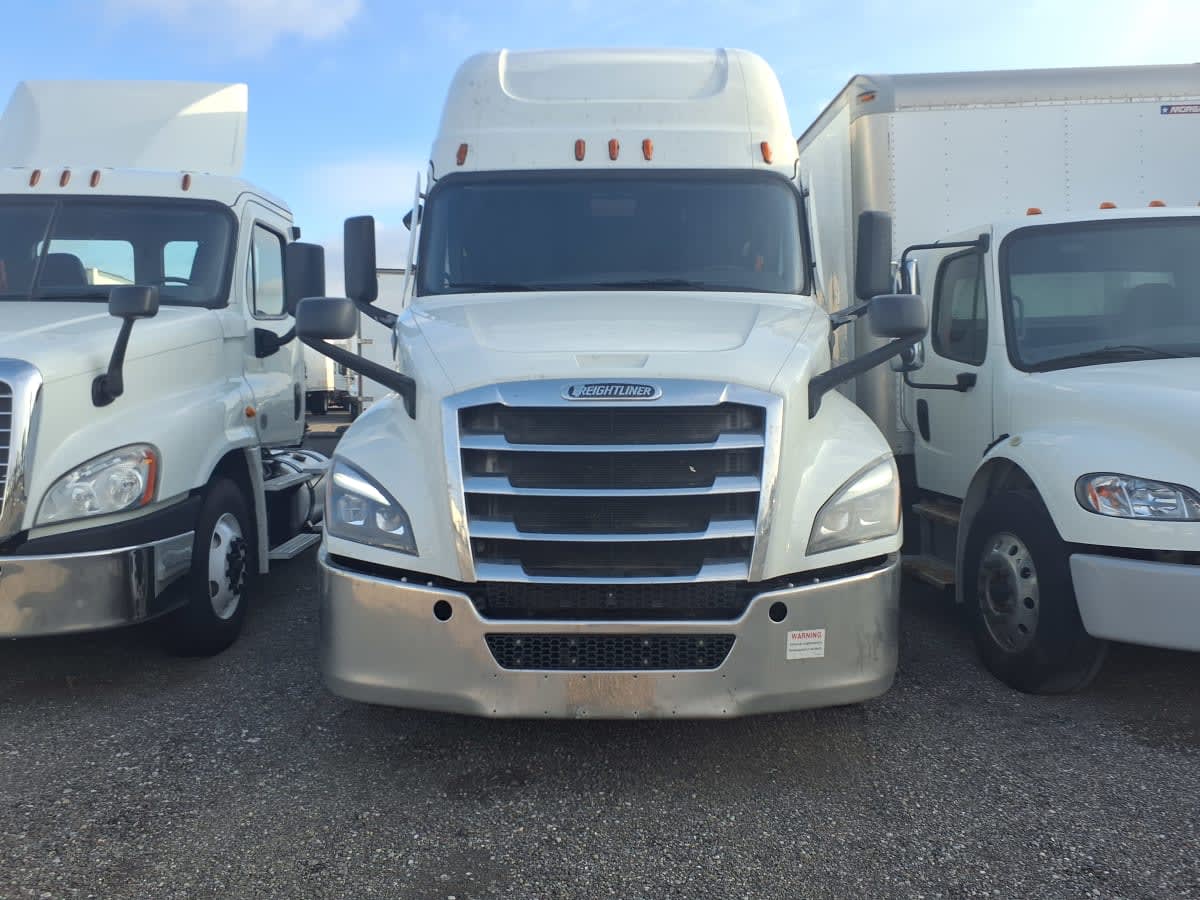 2021 Freightliner - image 2